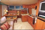 Mainship Trawler 40 salon
