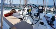 The position of the helm on catamaran Bali 4.1