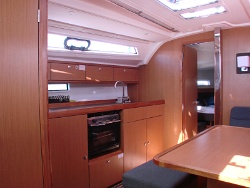 Kitchen - Bavaria 41 Cruiser