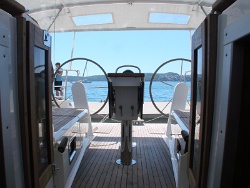 Bavaria Cruiser 41 Helm station