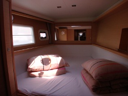 Lagoon 450 guest cabin