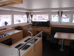 Lagoon 450 charter: kuhinja