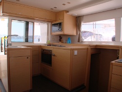 Catamarano Lagoon 450 - cucina