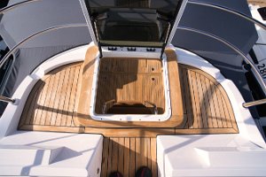 adriana-44-fly-exterior-028