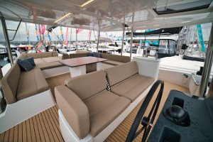 bali-58-flybridge-004