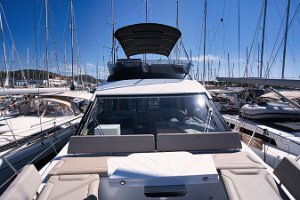galeon-480-fly-exterior-010