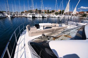 galeon-480-fly-bow-005