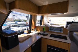 galeon-480-fly-salon-013