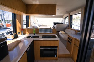 galeon-480-fly-kitchen-009