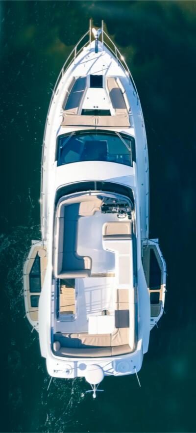 Motoryacht charter - Galeon 480 Fly top view