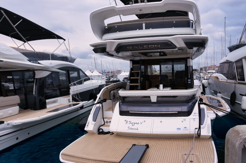 Galeon 480 Fly "Il Sogno V" in charter base