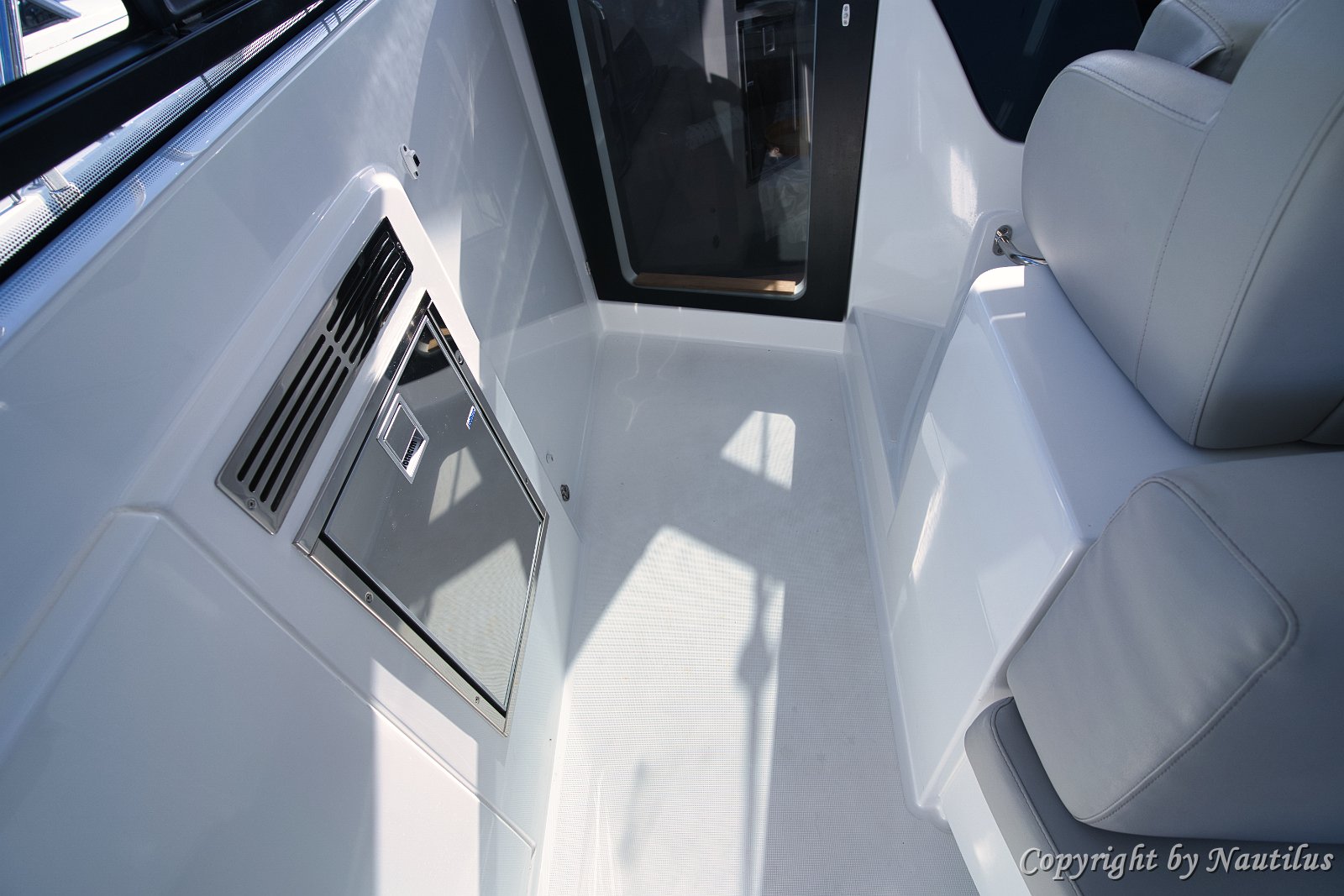 Polsterung Details - 'Miami Vice' Hochwertige Stoffe und Oberflächen definieren das luxuriöse Gefühl auf dieser Yacht.