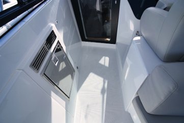 Dettagli tappezzeria Tessuti e finiture di alta qualità definiscono la sensazione di lusso su 'Miami Vice'.