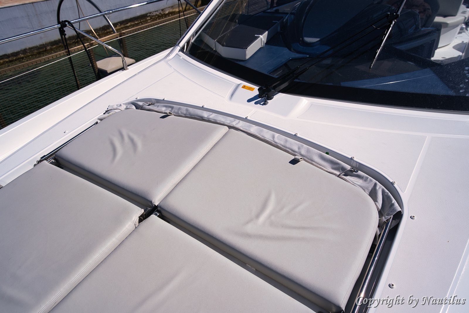 Aft Sunpad Transformation The cockpit seating can easily convert into a large sunpad for lounging aft.