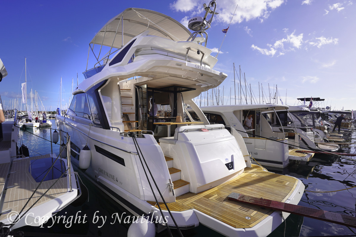 Greenline 45 Fly - Yacht Charter Mediterranean Sea