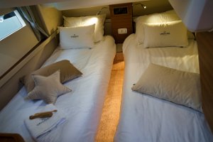 greenline-48-fly-port-side-cabin-012