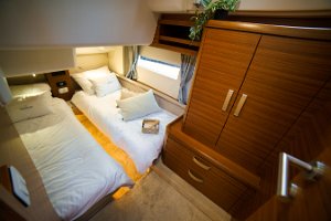 greenline-48-fly-starboard-cabin-008