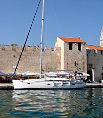 Jedrilica za rivom, Trogir - Hrvatska