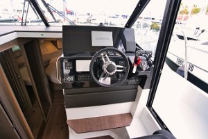 merry-fisher-1095-fly-serie2-interior-003