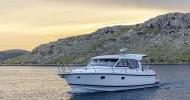 Yacht Nimbus 365 Coupe at sea
