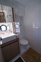 sealine-c390-interior-006