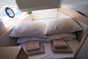 sealine-c390-interior-007