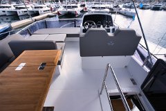 Lounge sul Flybridge Spazioso ponte superiore su 