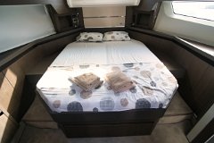 Comfort Cabina Armatoriale Materassi premium e design elegante garantiscono un sonno riposante.