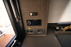 Intrattenimento e Controlli Sistema audio Fusion e pannello di controllo a portata di mano nel salone di 