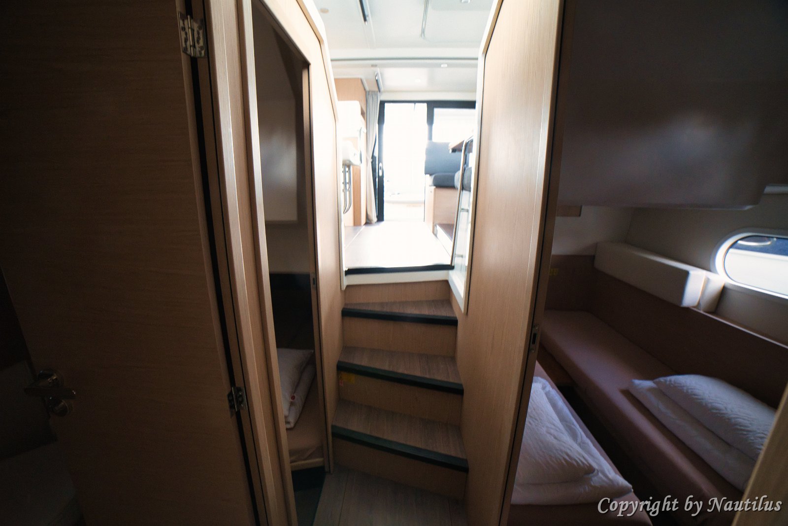 Cabina Ospiti VIP - Swift Trawler 41 Fly La cabina ospiti di sinistra offre privacy e comfort per la tua vacanza in Croazia.