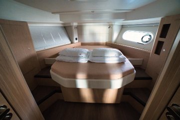 Barca a motore Swift Trawler 41 - Cabina Principale Ampio spazio di stivaggio e luce naturale rendono la cabina principale di 'Swift Home' un rifugio perfetto.