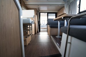 swift-trawler-41-fly-salon-012