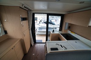 swift-trawler-41-fly-salon-015