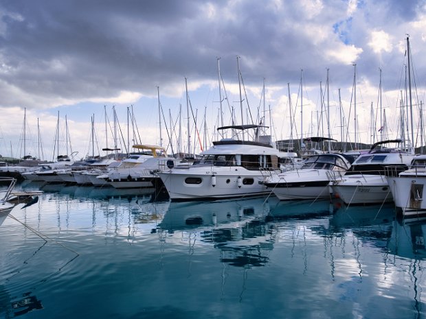 Swift-Trawler-41-Fly-Exterior